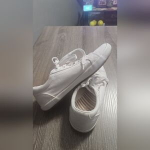 Womens Taos Star White canvas with tan sneakers size 7.5